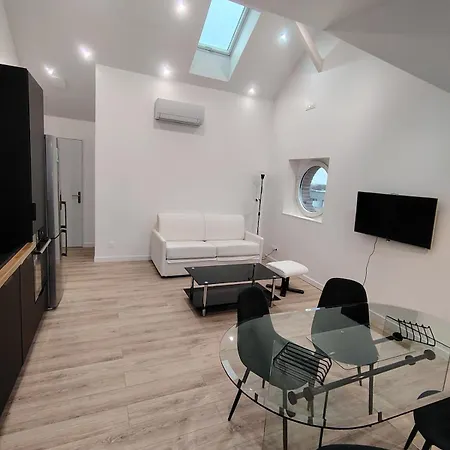 Le Hublot D Loft Moderne Panoramique אמיינס