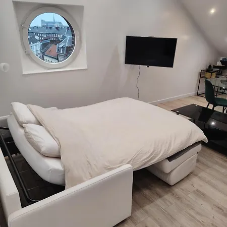 Le Hublot D Loft Moderne Panoramique דירה *