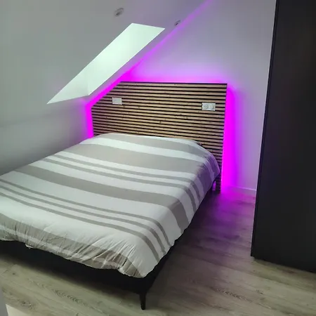 Le Hublot D Loft Moderne Panoramique אמיינס